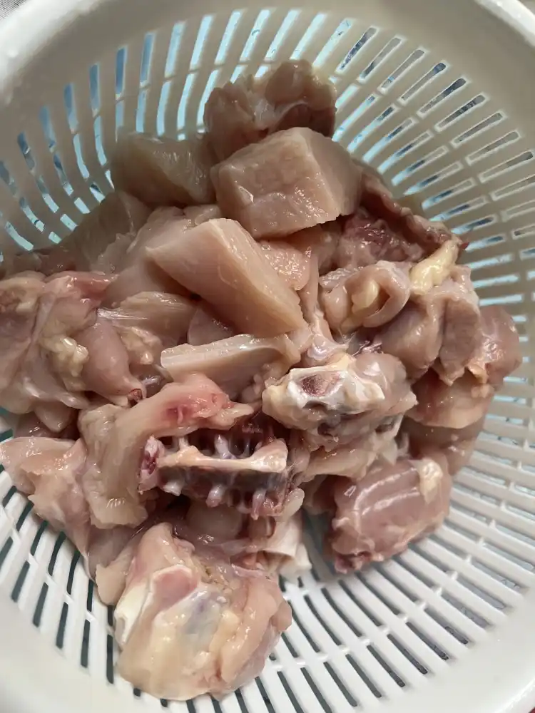 Ayam potong kecil